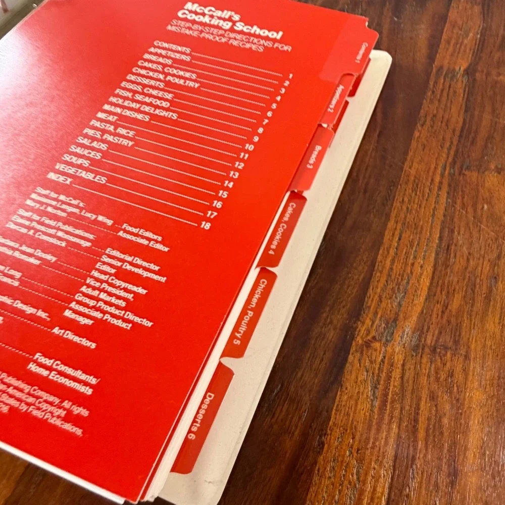 Vintage 1985 McCalls Cooking School Recipe Binder Set 2 Volume Collection 10in